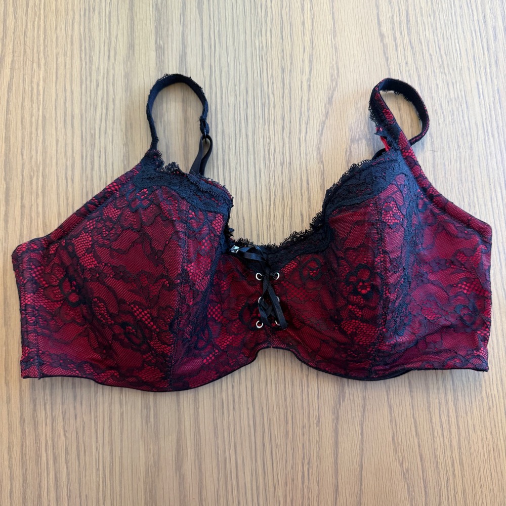 Frederick's of Hollywood Lace Bra Women 42DDD/F Red Black